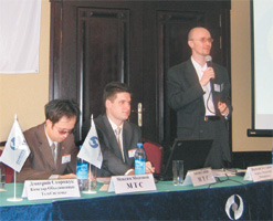 Модератор конференции В. Богданов