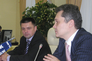 К. Солодухин (слева): 