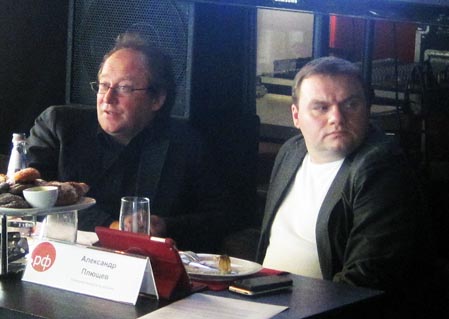 Андрей Колесников (слева)