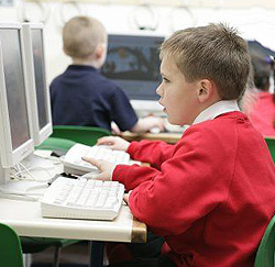 В российские школы будет поставлено до 1 млн ноутбуков Intel Classmate PC