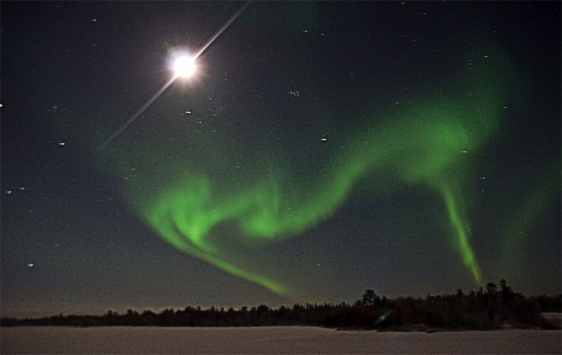 Северное сияние. Луна и пояс Ориона
