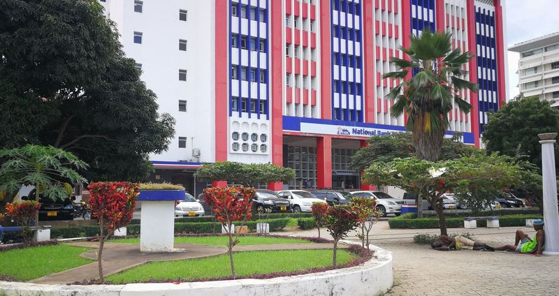 Бомжи в парке