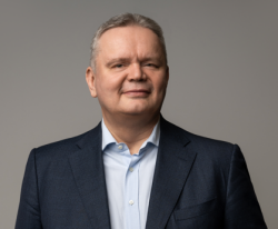 Сергей ЕМЕЛЬЧЕНКОВ, фото