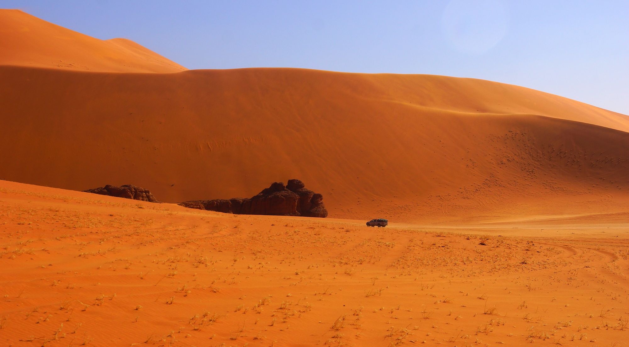 Машина на дюне