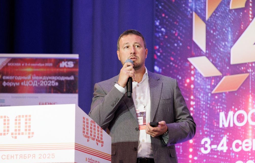 Выступает Роман Шмаков