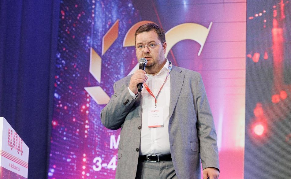 Выступает Денис Горяченков