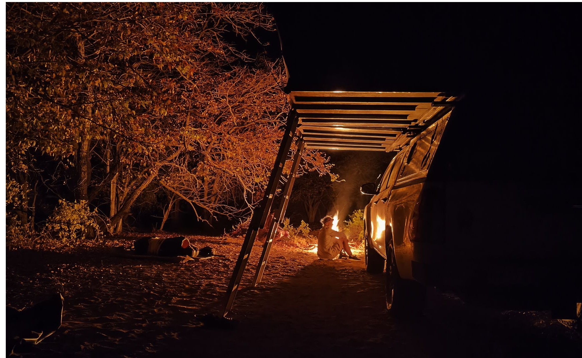 Вечер у костра Вечер у костра