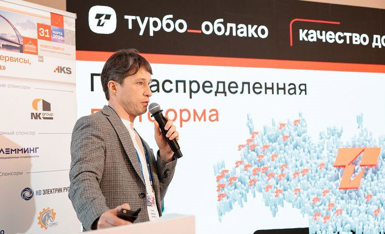 Выступает Виктор Красноухов